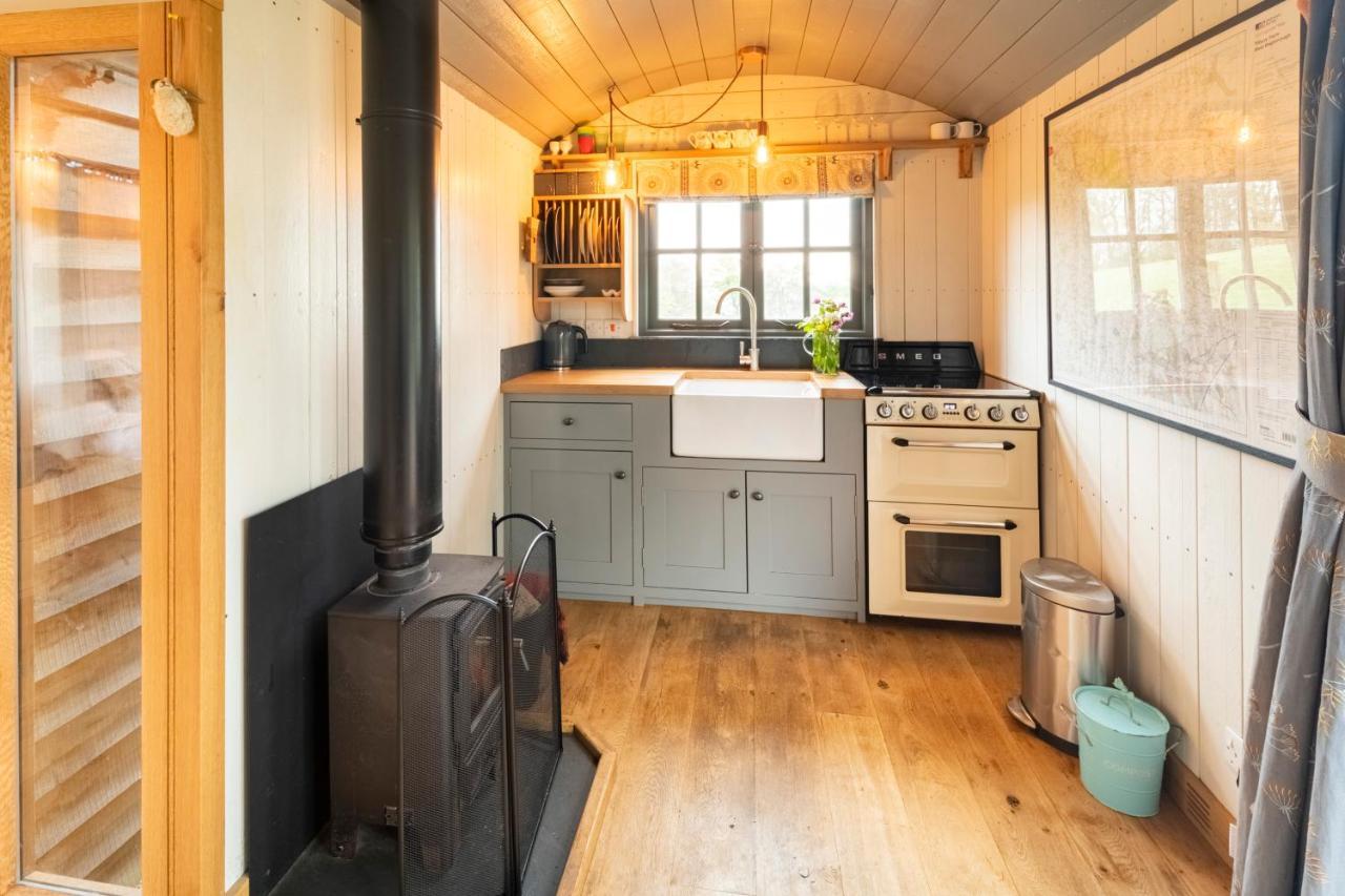 Tilbury Shepherd Huts With Hot Tubs Plus Holiday Cottages West Bagborough Екстер'єр фото