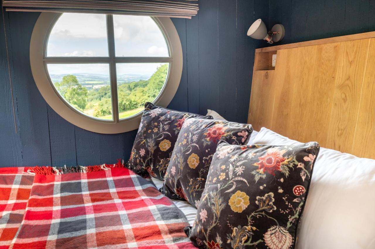Tilbury Shepherd Huts With Hot Tubs Plus Holiday Cottages West Bagborough Екстер'єр фото