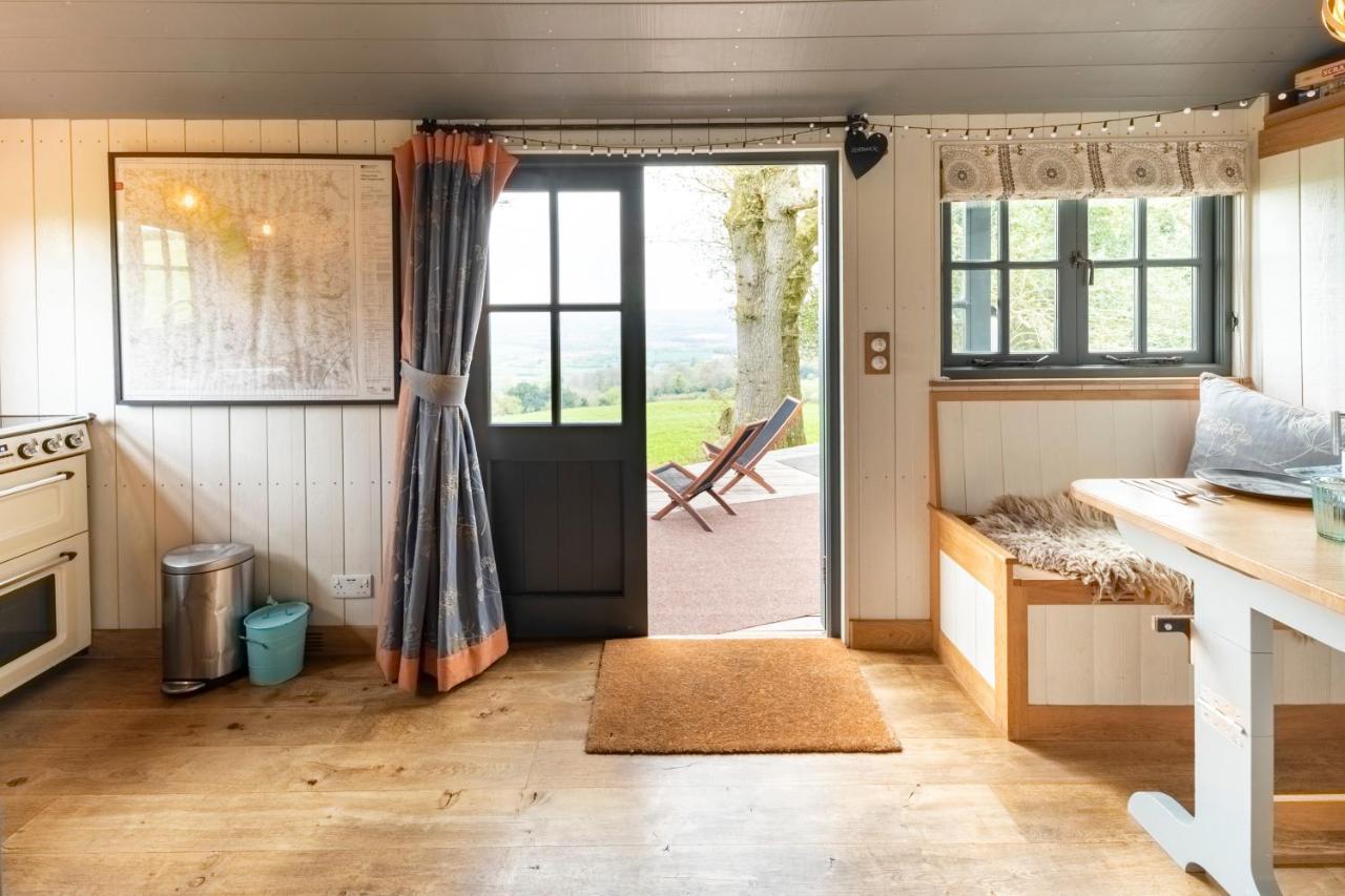 Tilbury Shepherd Huts With Hot Tubs Plus Holiday Cottages West Bagborough Екстер'єр фото