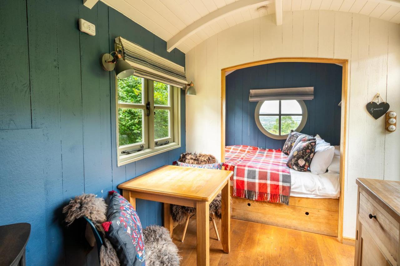 Tilbury Shepherd Huts With Hot Tubs Plus Holiday Cottages West Bagborough Екстер'єр фото