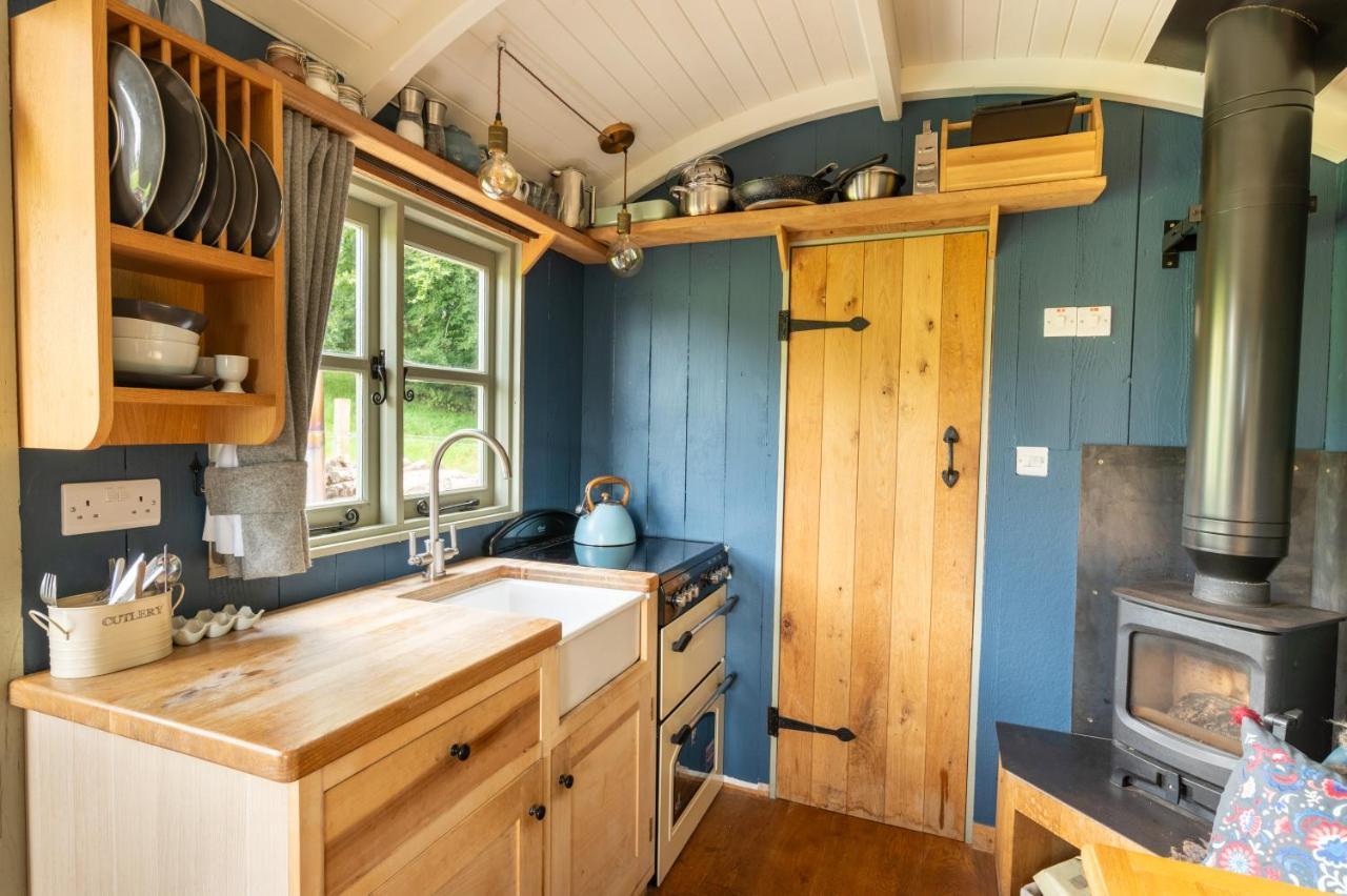 Tilbury Shepherd Huts With Hot Tubs Plus Holiday Cottages West Bagborough Екстер'єр фото
